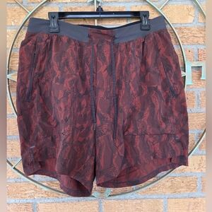 Lululemon License To Train Mens Shorts Tactile Print Red 7" Linerless Size XL